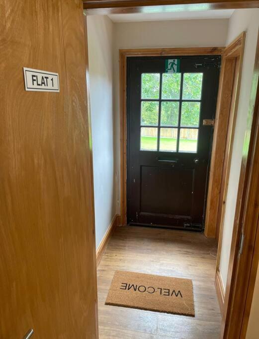 Netherton Studio Apartment 2 Рос-он-Си Экстерьер фото